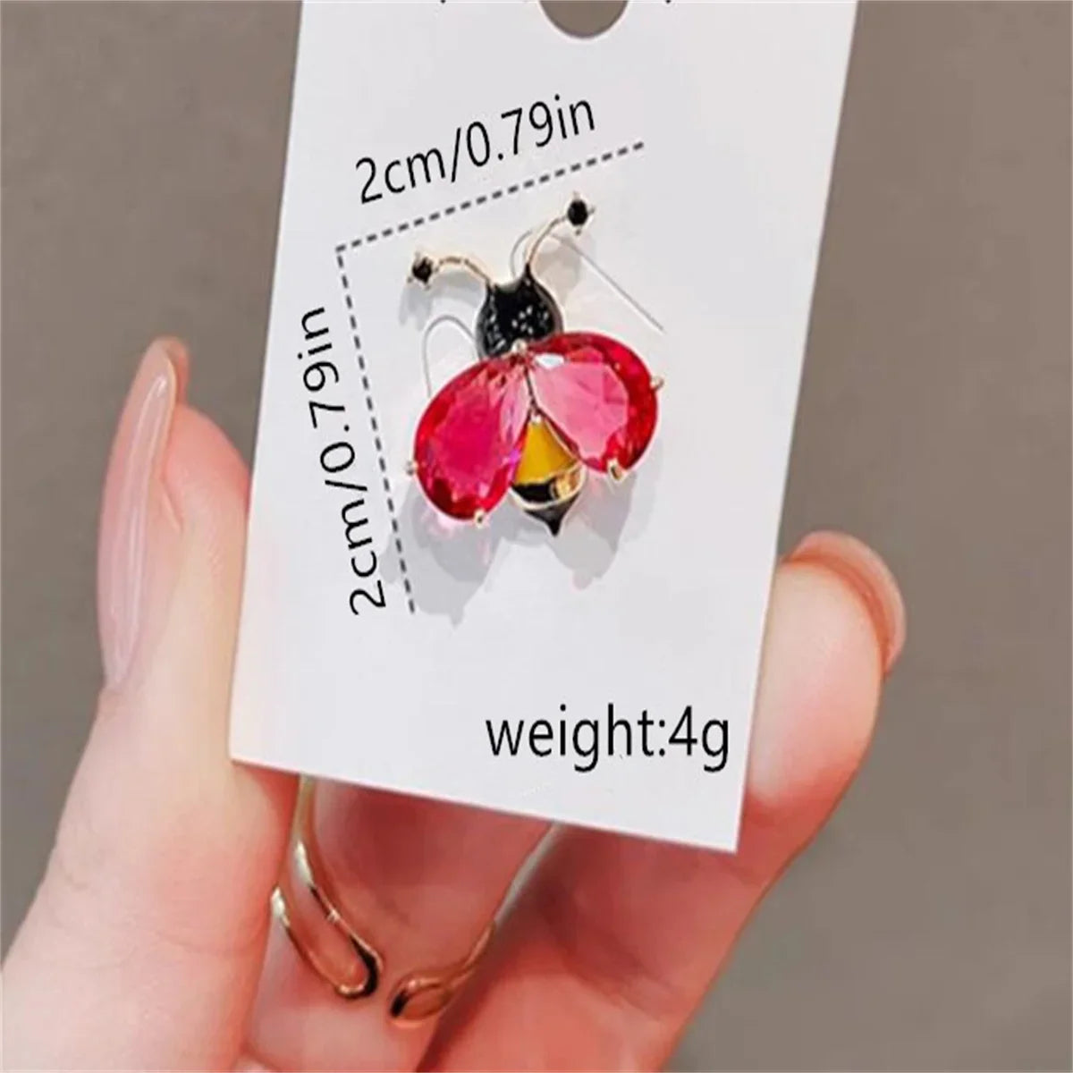 Bee Brooch Women's Fashionable And Exquisite Small Pin Suit Shirt Backpack Decoration Jewelry Party Birthday Gift 2024