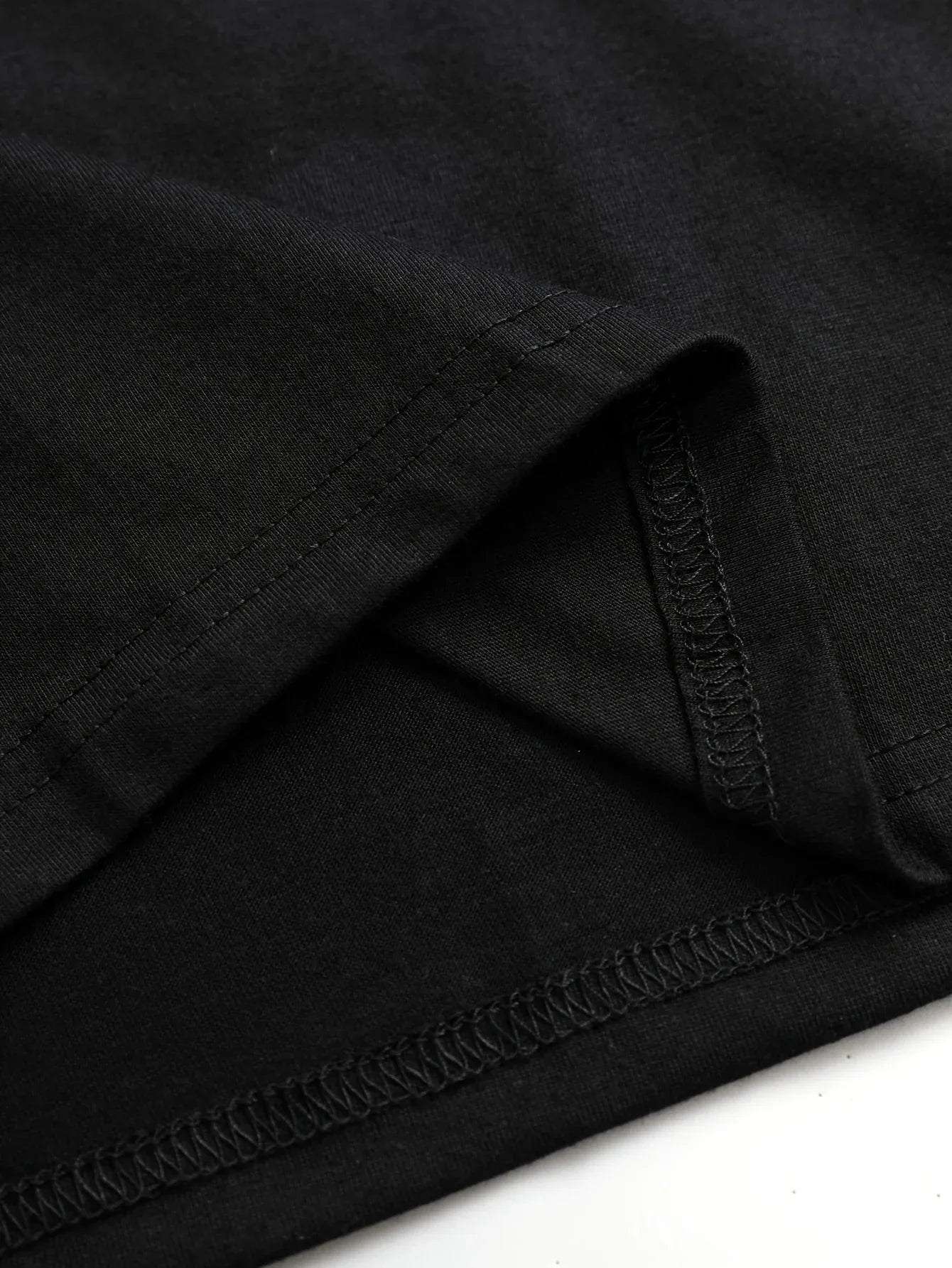 Bees Are Different Weird Unique Interesting Beekeeper Women's T-shirts Street Casual Daily Four Seasons T-shirts Y2K Top Summer