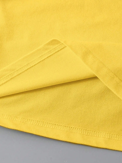 Women's Honeybee Heart-Shaped T-Shirt Cute Printed Round Neck Short Sleeve Animal Lover Top Graphic Tees Women Tops