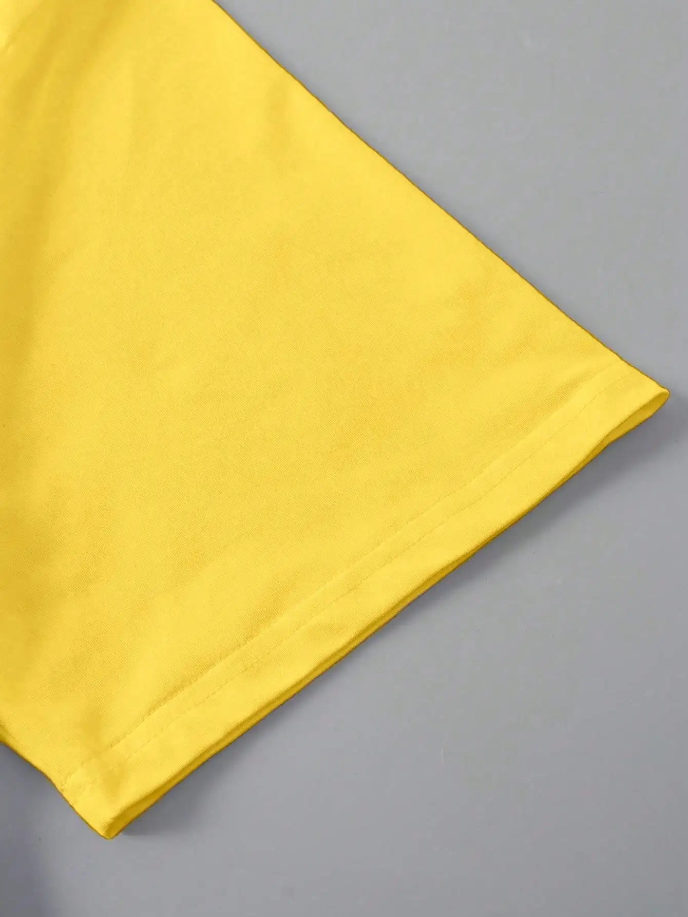 Women's Honeybee Heart-Shaped T-Shirt Cute Printed Round Neck Short Sleeve Animal Lover Top Graphic Tees Women Tops